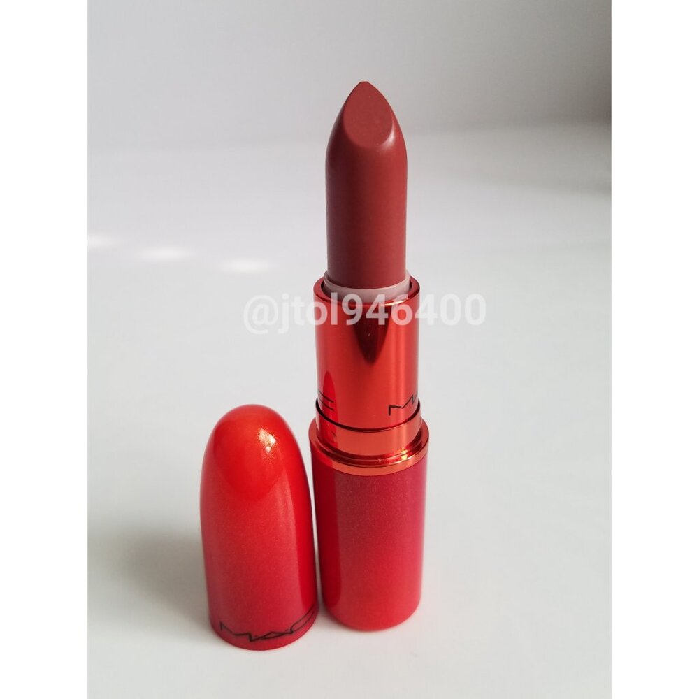 Mac Lookin Like Wealth Lipstick